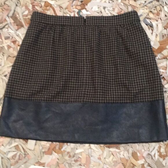 J. Crew wool blend leather-trim houndstooth skirt 10 - Picture 10 of 12
